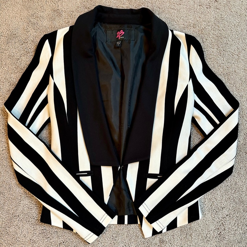 Bebe Striped Jacket Beetlejuice 🖤🤍